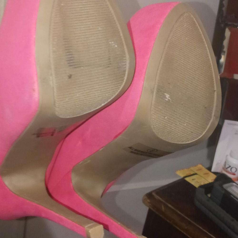 Shoes - Picture 4 of 4